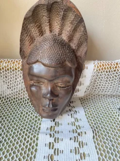 Masque tribal en bois
