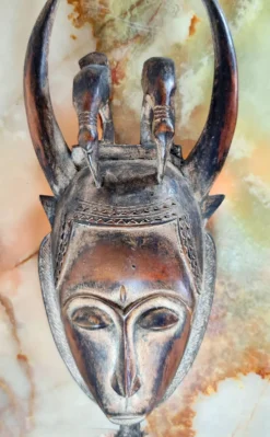 Masque Yohoure Lomane du groupe "je"