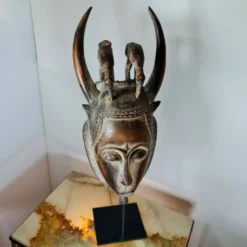 Masque Yohoure Lomane du groupe 