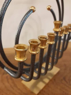 Menorah Hanoukia plaquée or et argent, made in Israël par Karshi, 1970