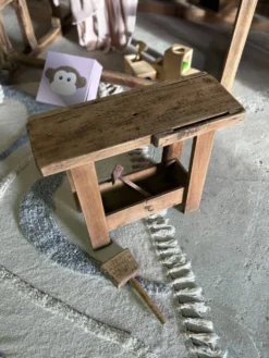Mini établi enfant en bois avec outils