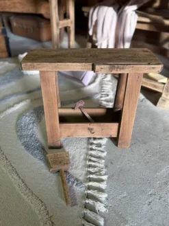 Mini établi enfant en bois avec outils