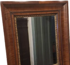 Miroir ancien à biseau dans un cadre en noyer, vers 1850
