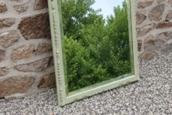 Miroir ancien biseauté en bois massif sculpté vert Lézard –