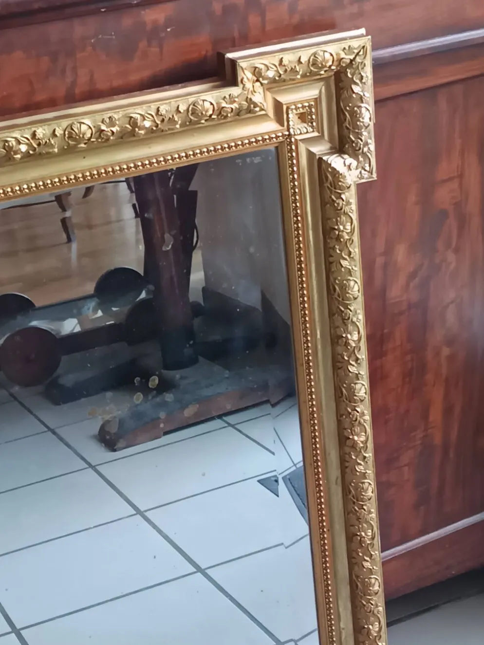 Miroir ancien bois et stuc doré néo Louis XVI
