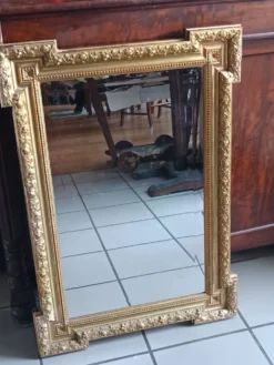 Miroir ancien bois et stuc doré néo Louis XVI