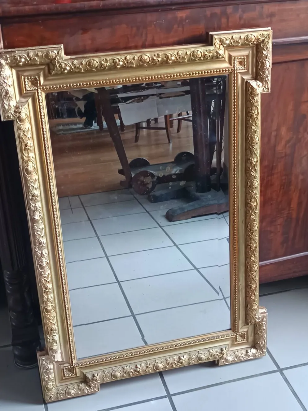 Miroir ancien bois et stuc doré néo Louis XVI