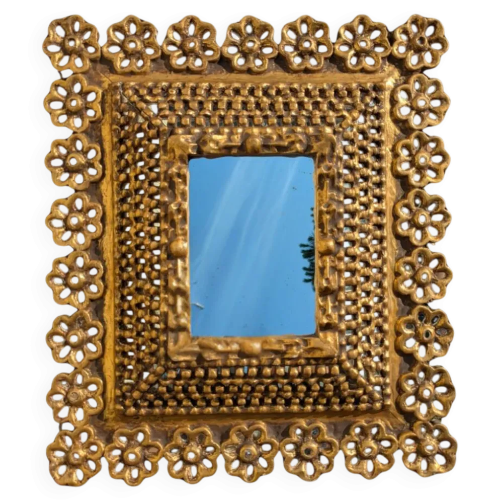 Miroir ancien en bois doré