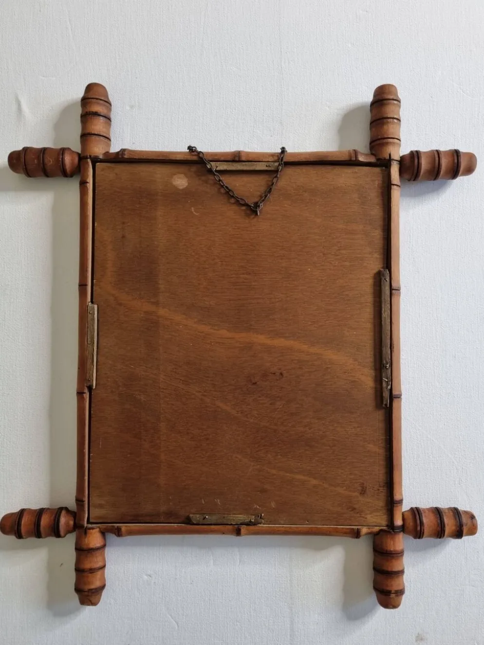 Miroir ancien en bois tourné à l'imitation du bambou, 43 x 49 cm