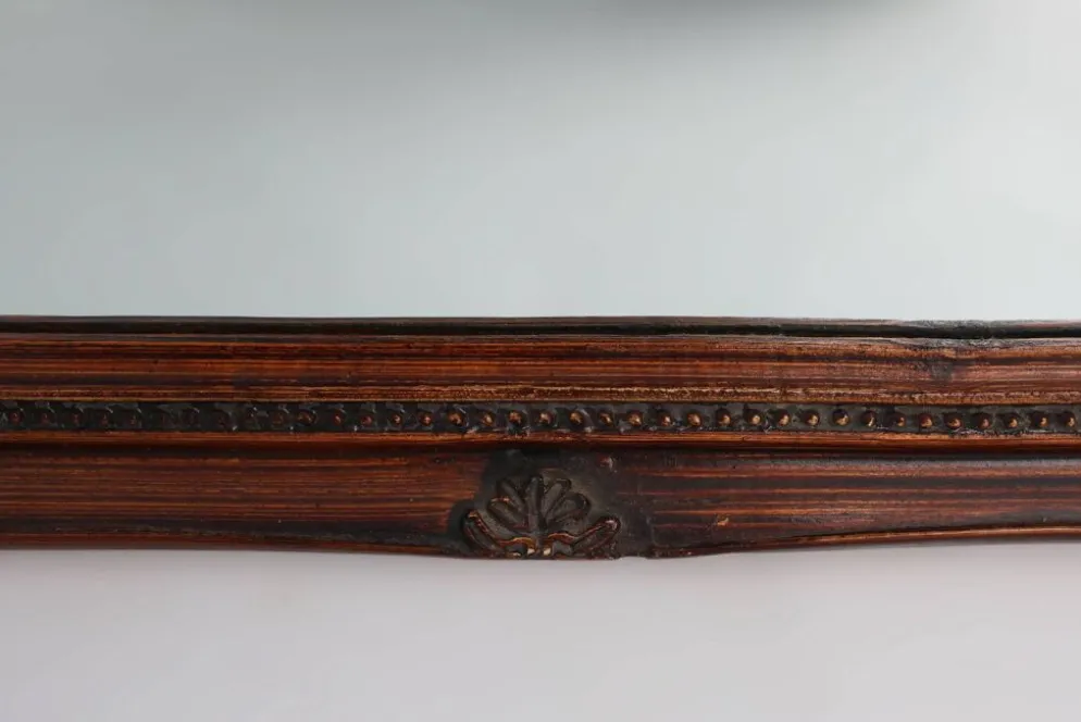 Miroir ancien français à facettes en bois sculpté, vers 1850