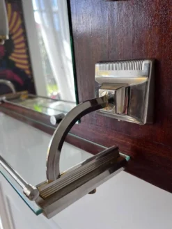 Miroir appliques en teck et opalines