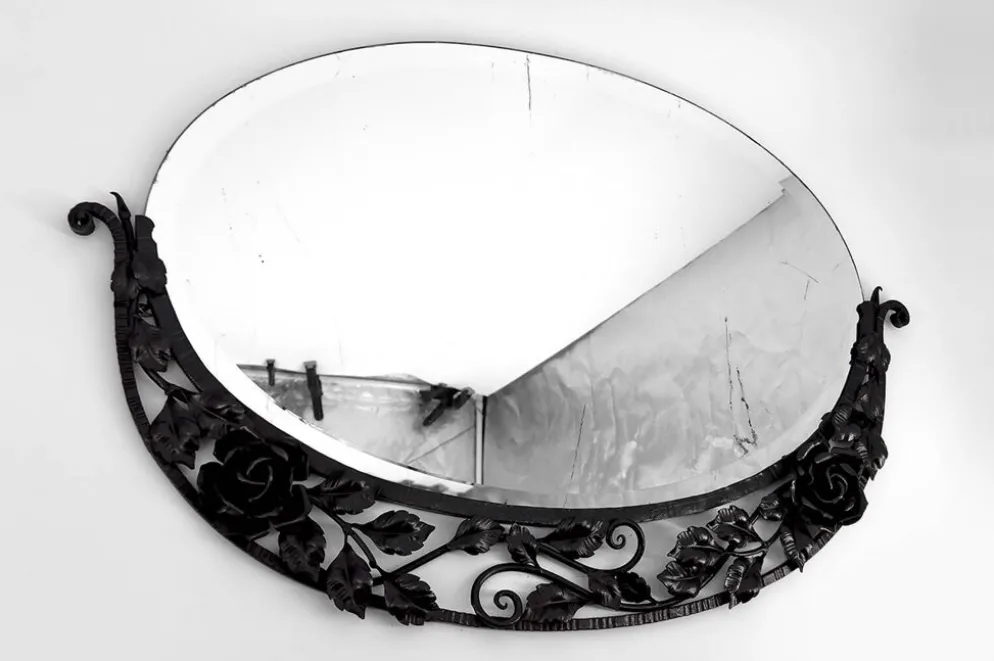 Miroir Art déco en fer forgé à décor de roses, vers 1920