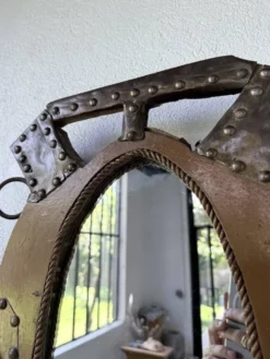 Miroir artisanal brutaliste « cheval »
