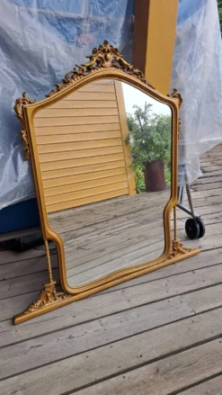 Miroir atypique doré
