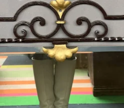 Miroir avec console de style Art déco.