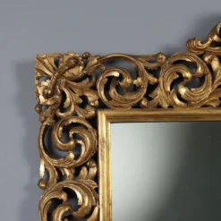 Miroir baroque ancien en bois sculpté et doré, Italie, XXe siècle