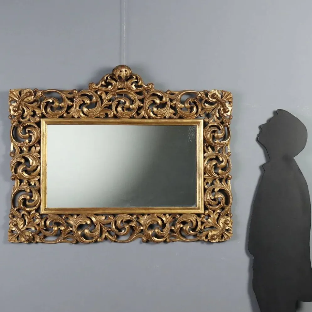 Miroir baroque ancien en bois sculpté et doré, Italie, XXe siècle