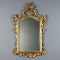 Miroir baroque ancien en bois sculpté et doré, Italie, XXe siècle