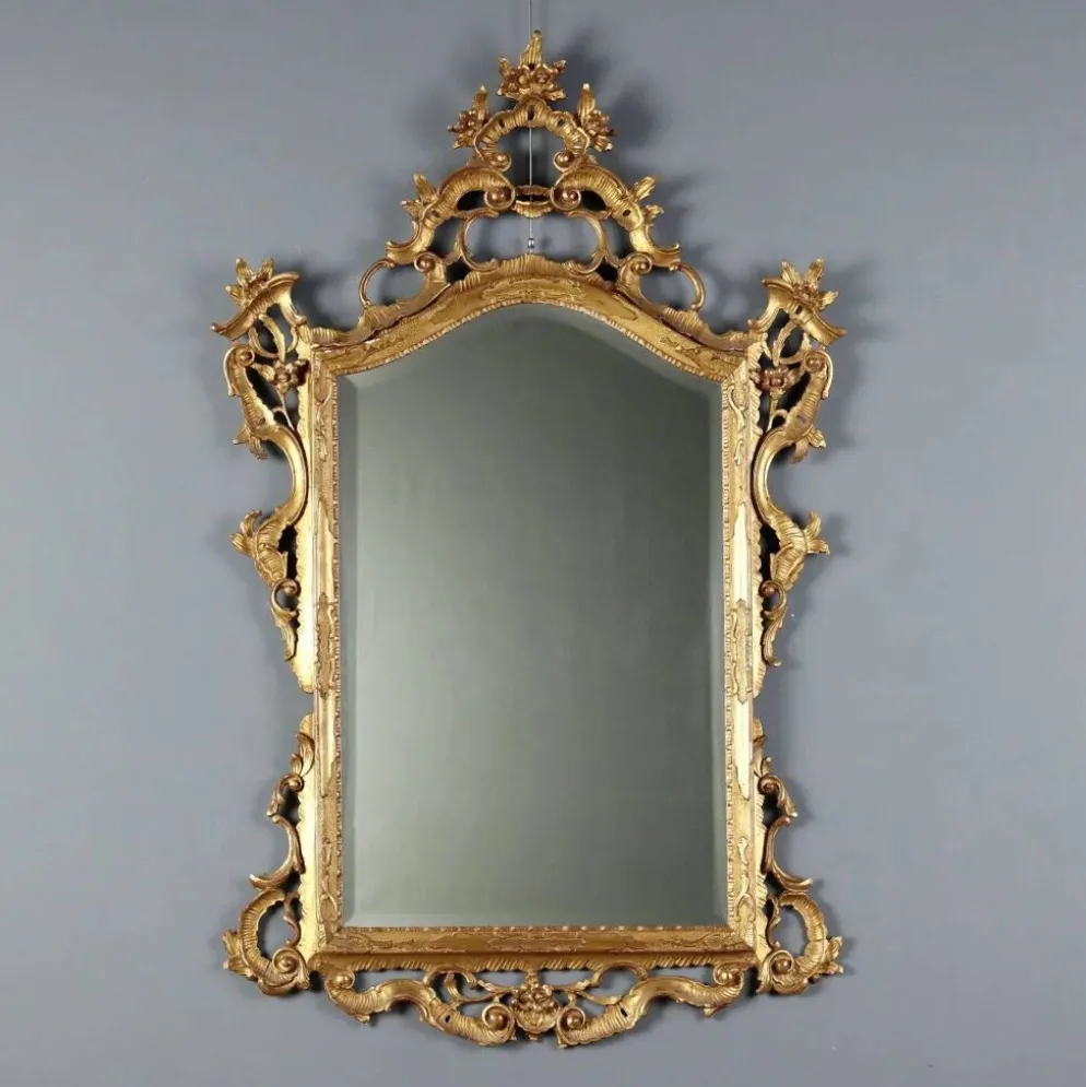 Miroir baroque ancien en bois sculpté et doré, Italie, XXe siècle