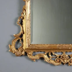 Miroir baroque ancien en bois sculpté et doré, Italie, XXe siècle