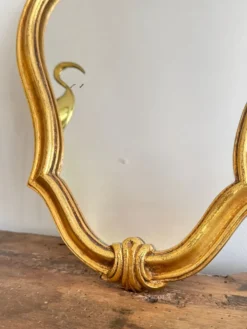 Miroir baroque en résine dorée Vintage