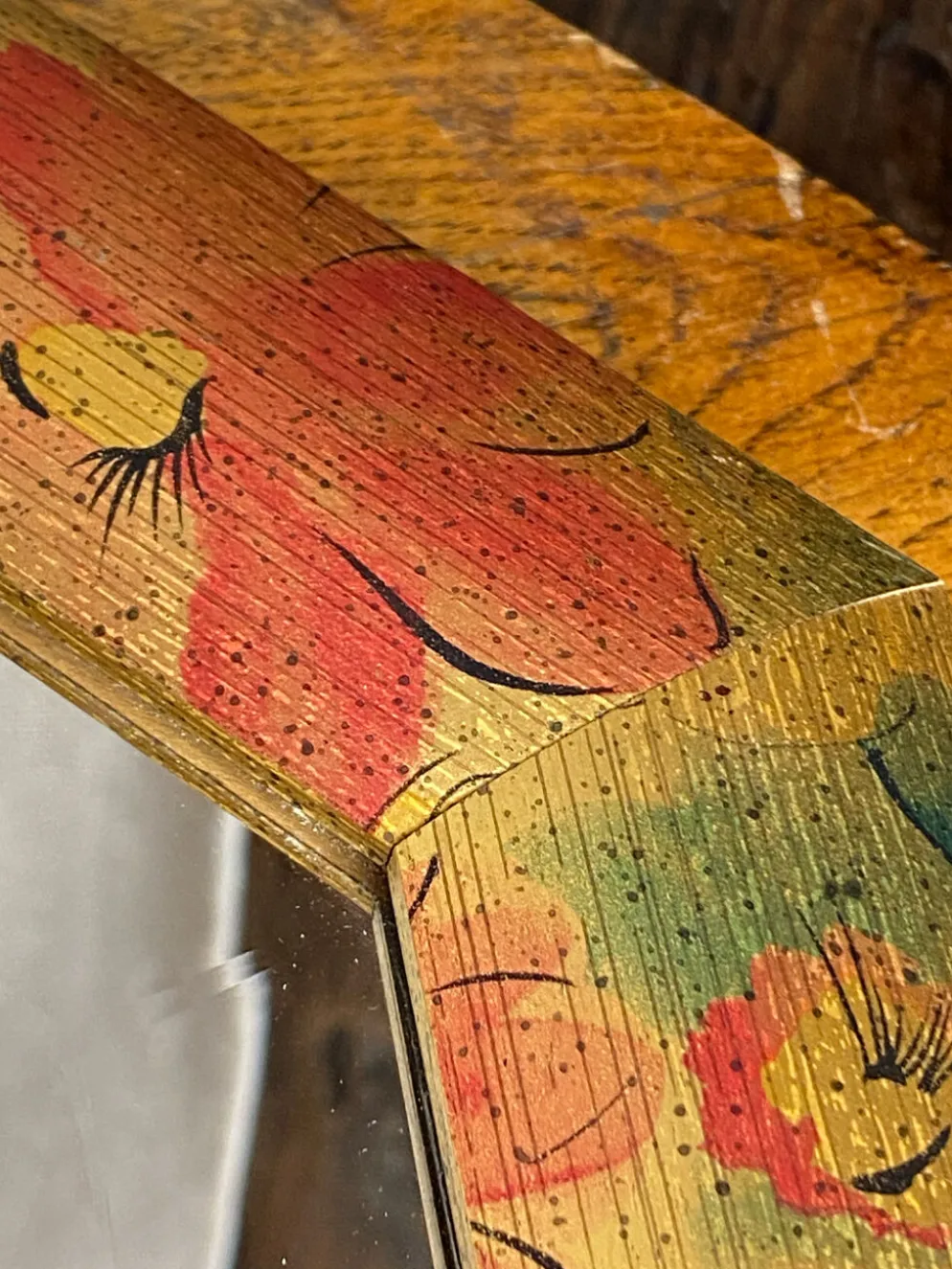 Miroir biseauté, de forme octogonale, en bois