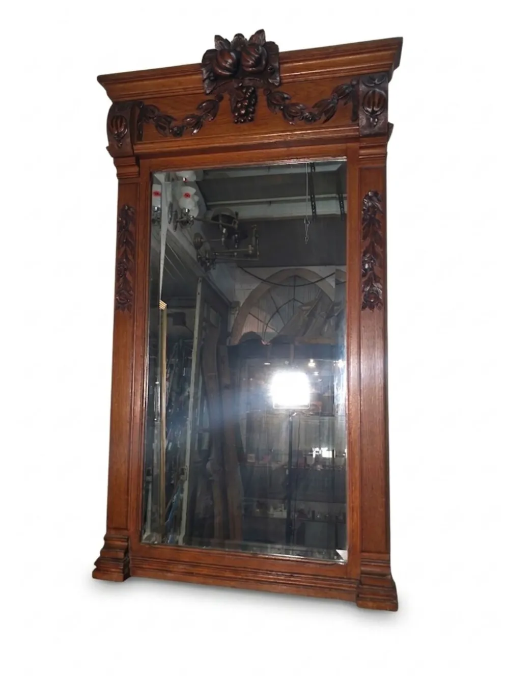 Miroir biseauté en bois sculpté
