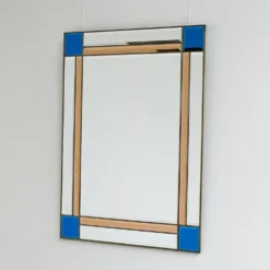 Miroir biseauté en laiton italien vintage rare, de couleur bleue et pêche, des années 1980.
