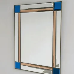Miroir biseauté en laiton italien vintage rare, de couleur bleue et pêche, des années 1980.