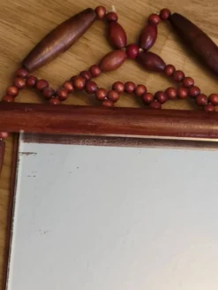Miroir bohème vintage en perles de bois