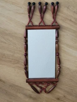 Miroir bohème vintage en perles de bois