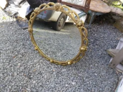 Miroir bronze dorée aux roses, 72 cm