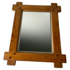 Miroir brutaliste