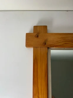 Miroir brutaliste