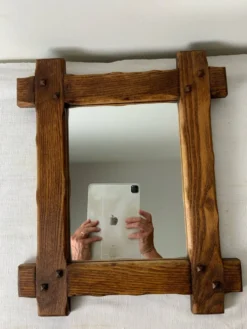 Miroir brutaliste