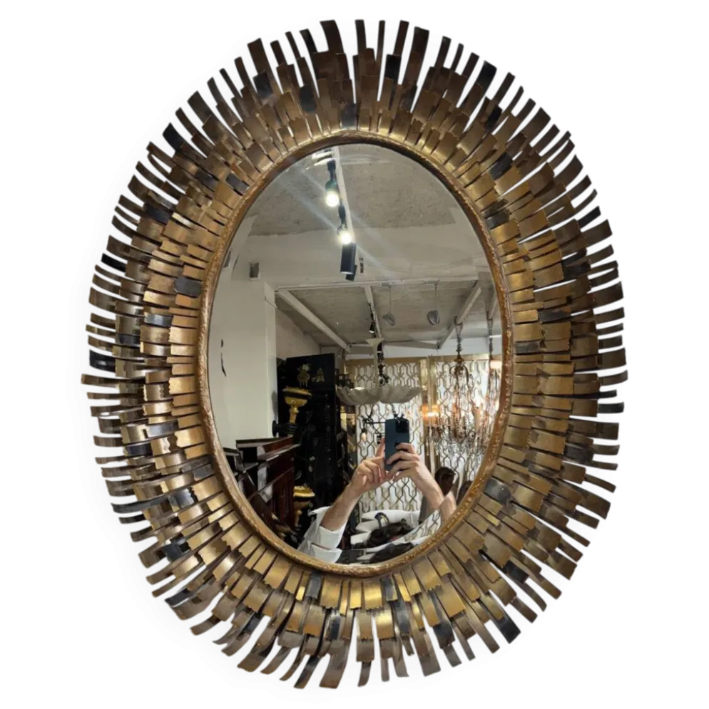 Miroir brutaliste en laiton attribué à Curtis Jere des années 70