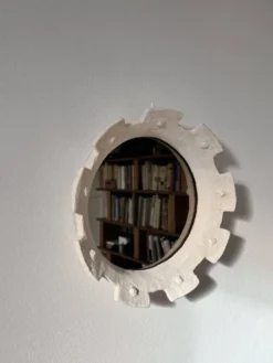 Miroir contemporain français en céramique, « Gioielli » par Renzo Maar