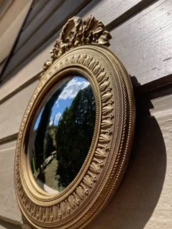 Miroir convexe dit miroir de sorcière