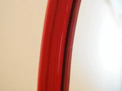 Miroir dans un cadre rouge, design danois, années 1970, fabriqué au Danemark
