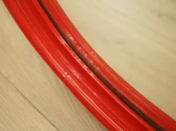 Miroir dans un cadre rouge, design danois, années 1970, fabriqué au Danemark