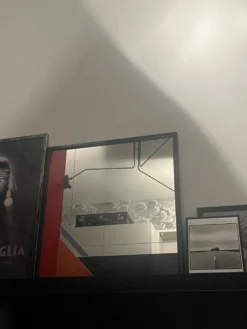 Miroir décoratif par l'artiste italien Eugenio Carmi, style Memphis, amusant !