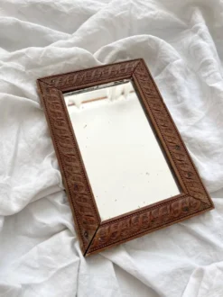 Miroir de barbier ancien verre mercure et cadre en bois sculpté
