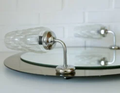 Miroir de courtoisie éclairé, miroir mural de salle de bain vintage d'Allemagne des années 1980
