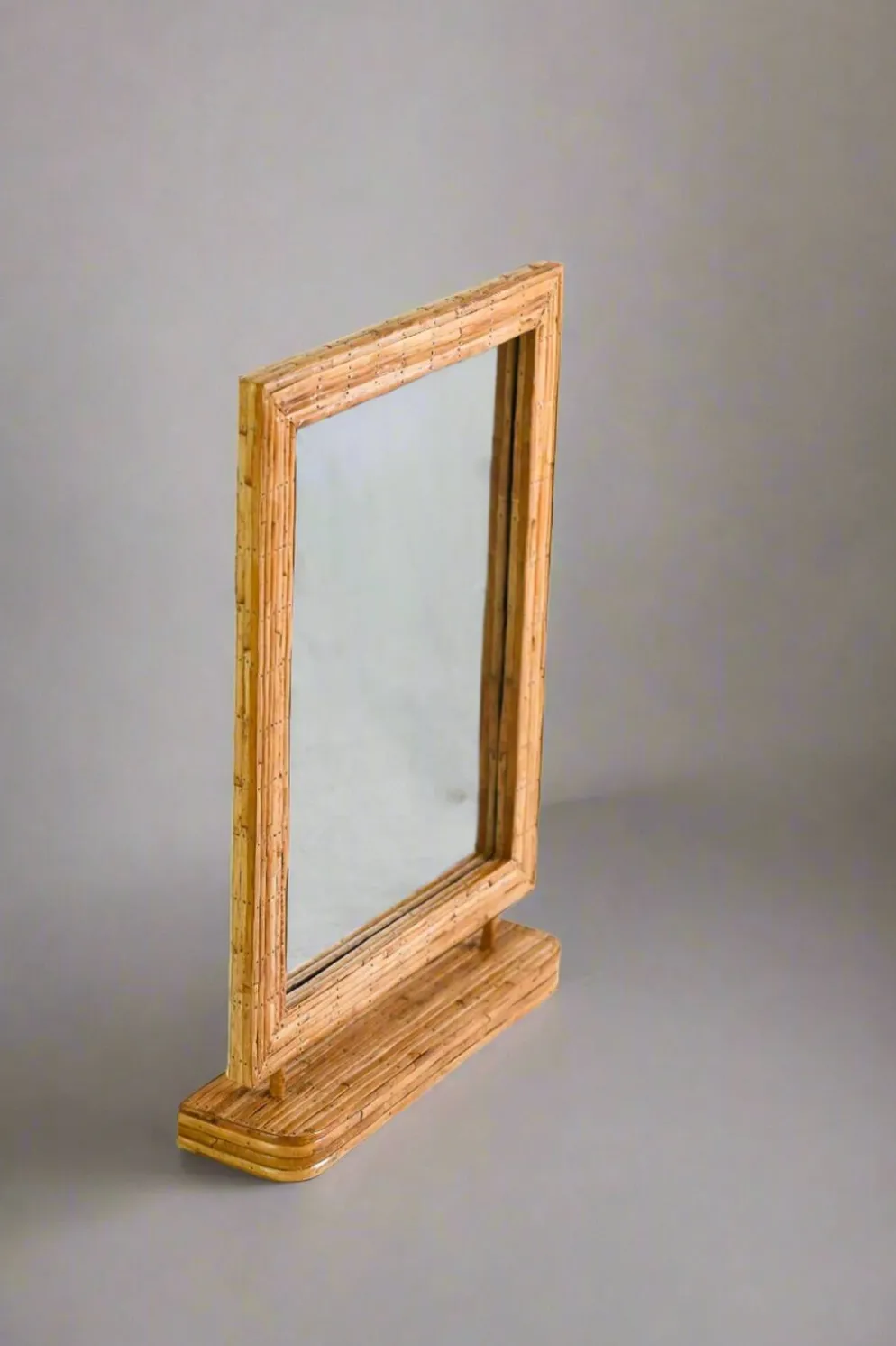 Miroir de courtoisie rectangulaire en rotin de style vintage