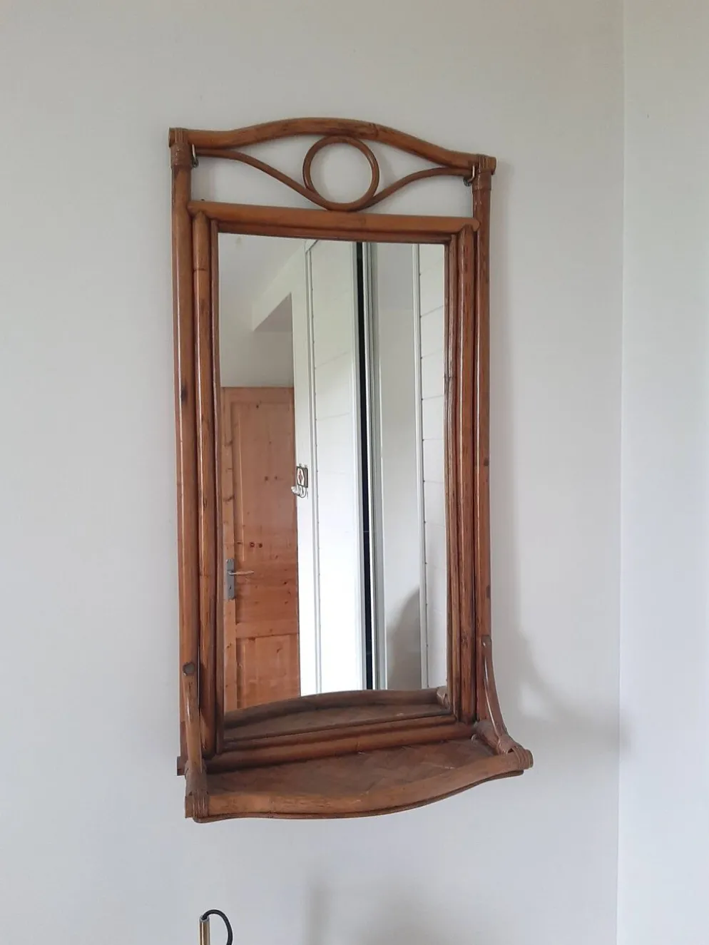 Miroir d'entrée en rotin vintage
