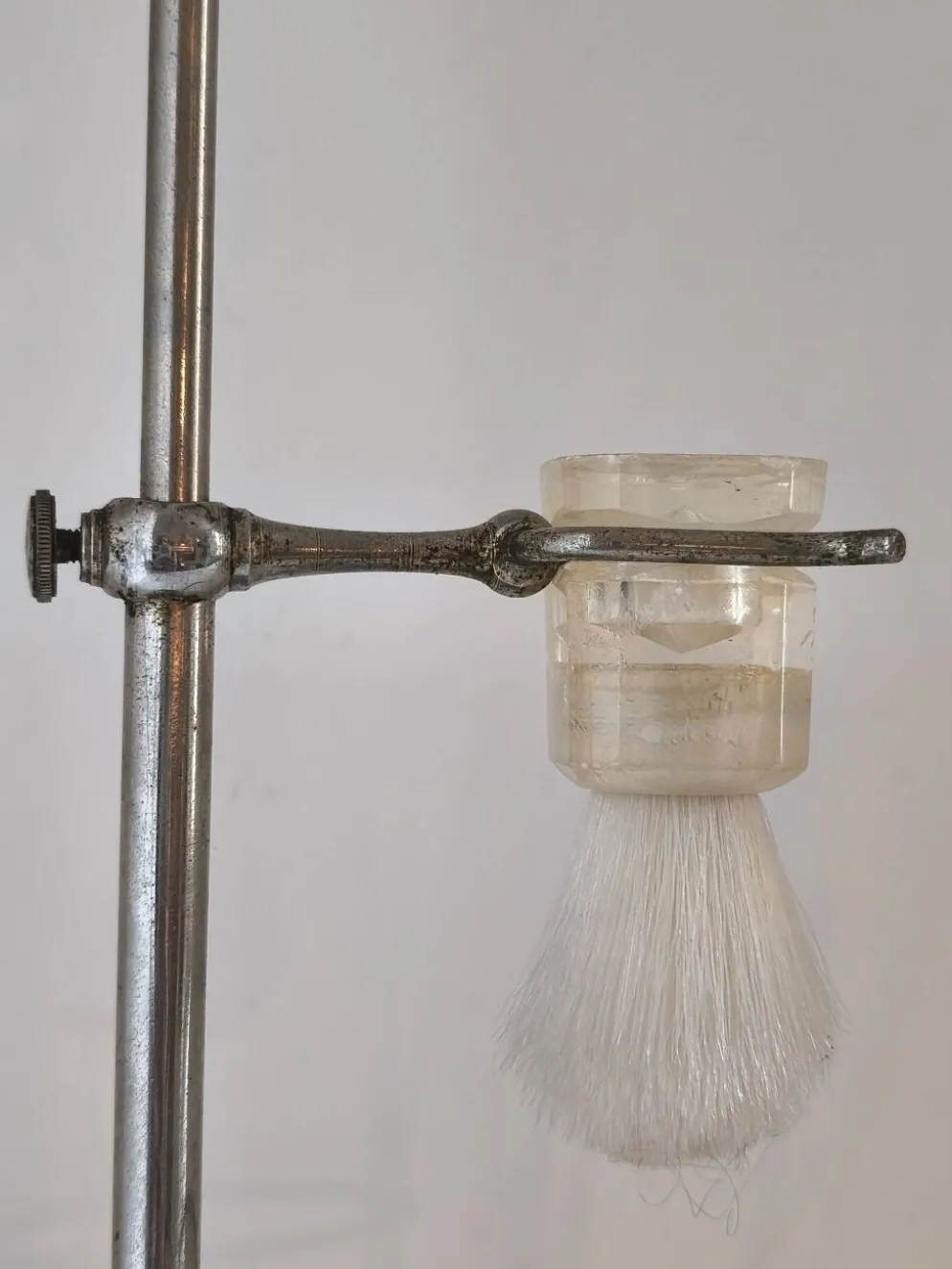 Miroir de rasage sur pied avec supports