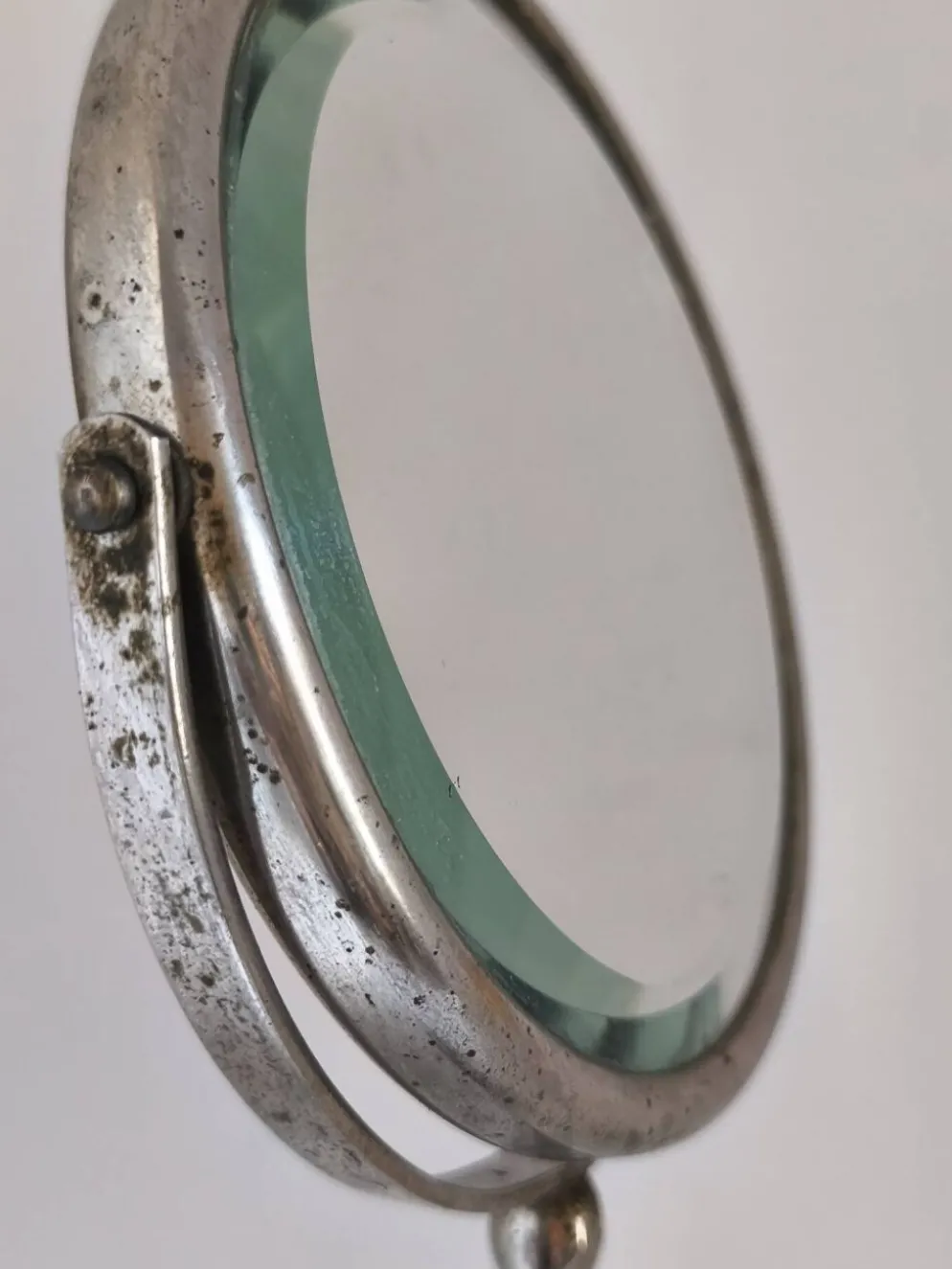 Miroir de rasage sur pied avec supports