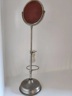 Miroir de rasage sur pied avec supports