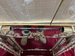 Miroir de salle de bain en métal doré