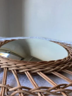 Miroir de sorcière en rotin vintage